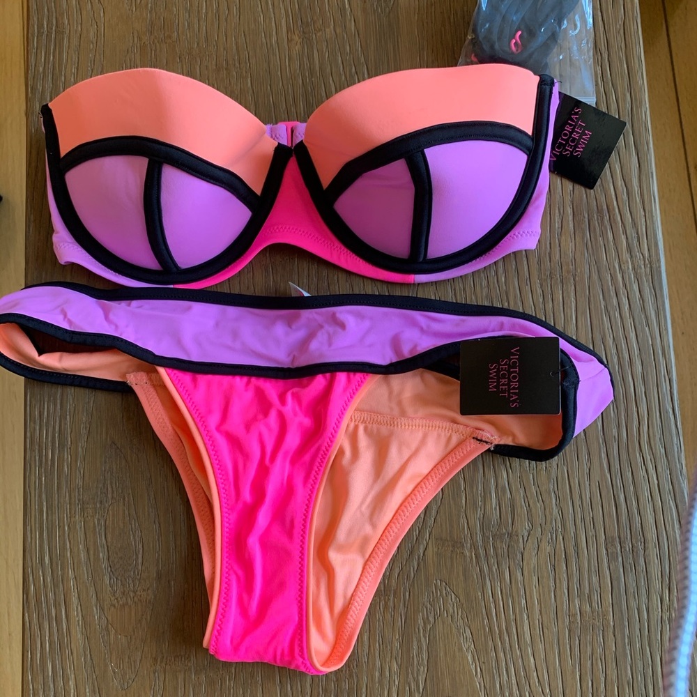 Victoria’s Secret Colorblock Bikini Set 32D & Sm